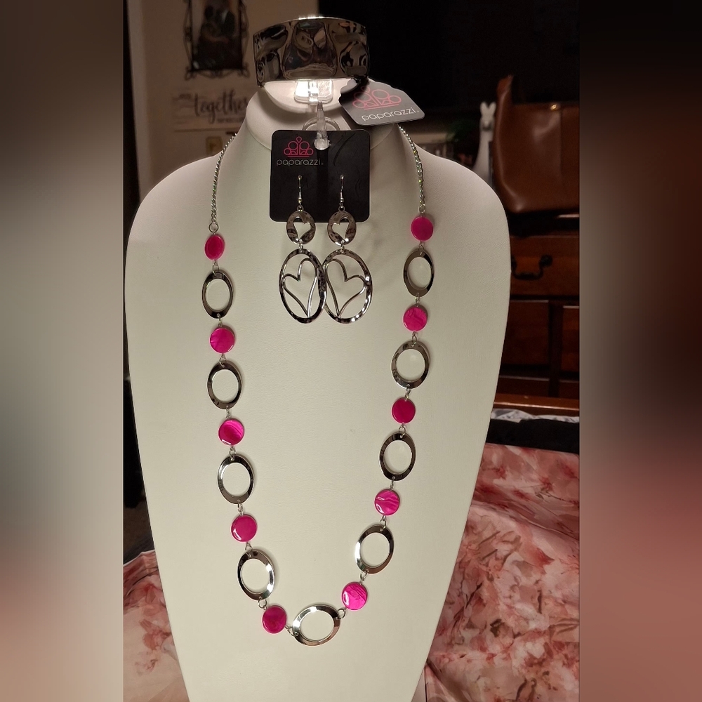 Paparazzi Fuchsia and Silver Necklace Set - Picture 2 of 2